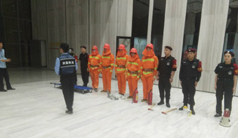  做好保安隊伍建設(shè)，提高保安隊伍素質(zhì)和服務(wù)水平 